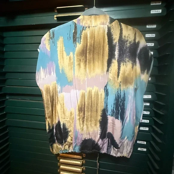 Akiko Sleeveless Silk Blouse w Matte Gold Sequin collar trim drawstring bottom